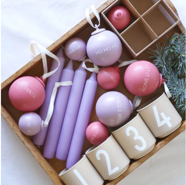 Boules de Noël rouge et parme 60mm (set de 4)