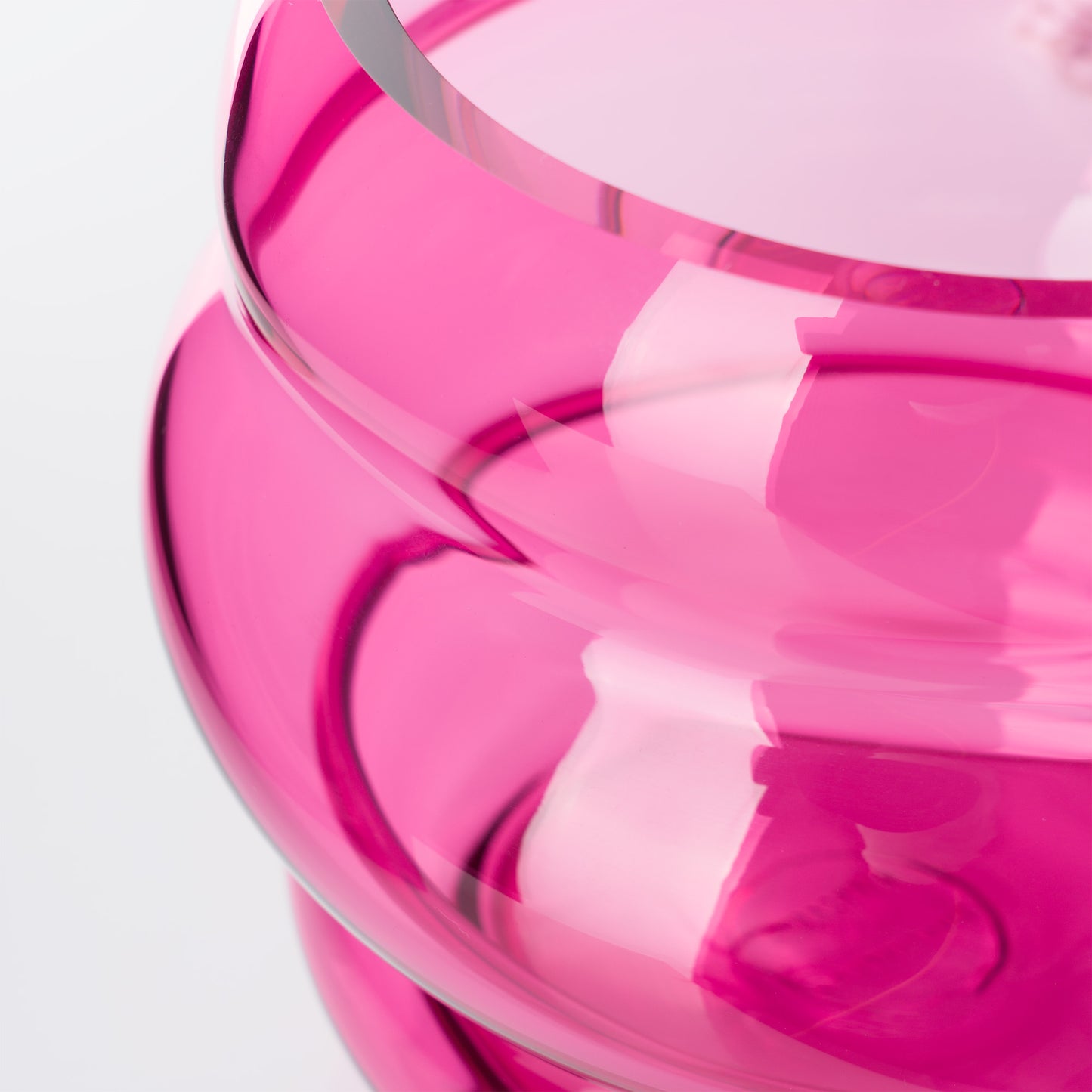 Vase M -  Muse Rubine