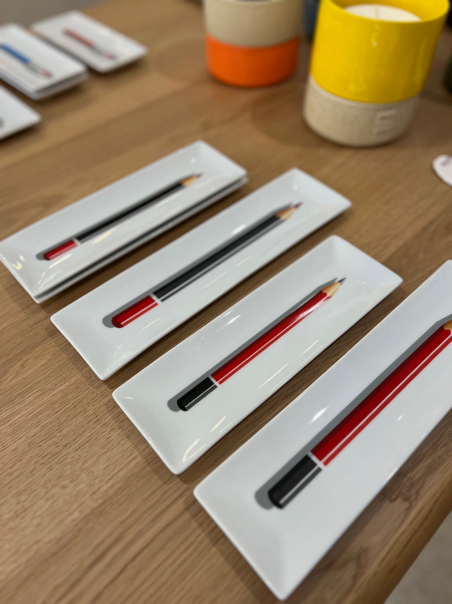 Porte-stylo Crayon rouge / mine noire