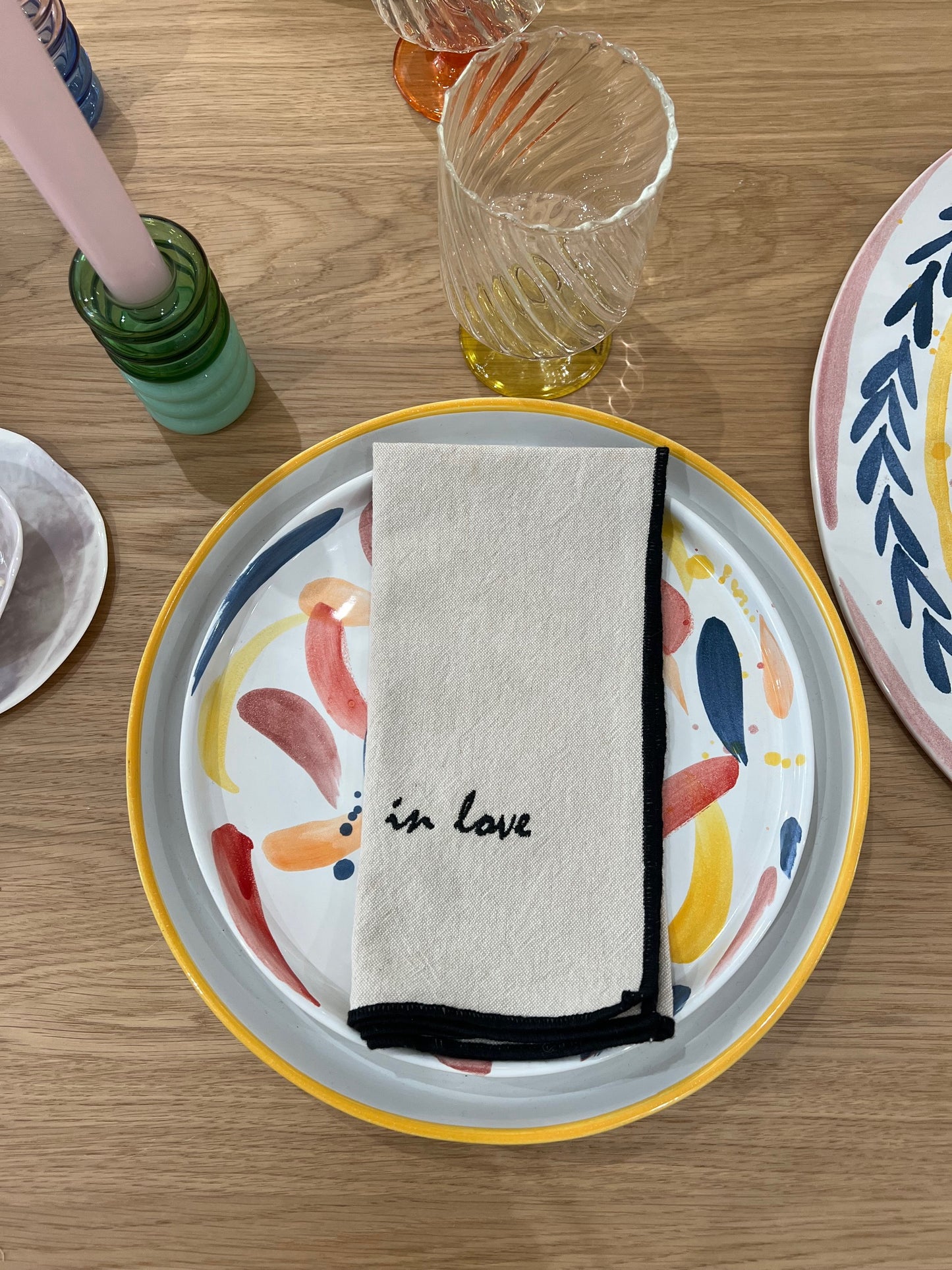 Serviette brodée - Be(e) in love